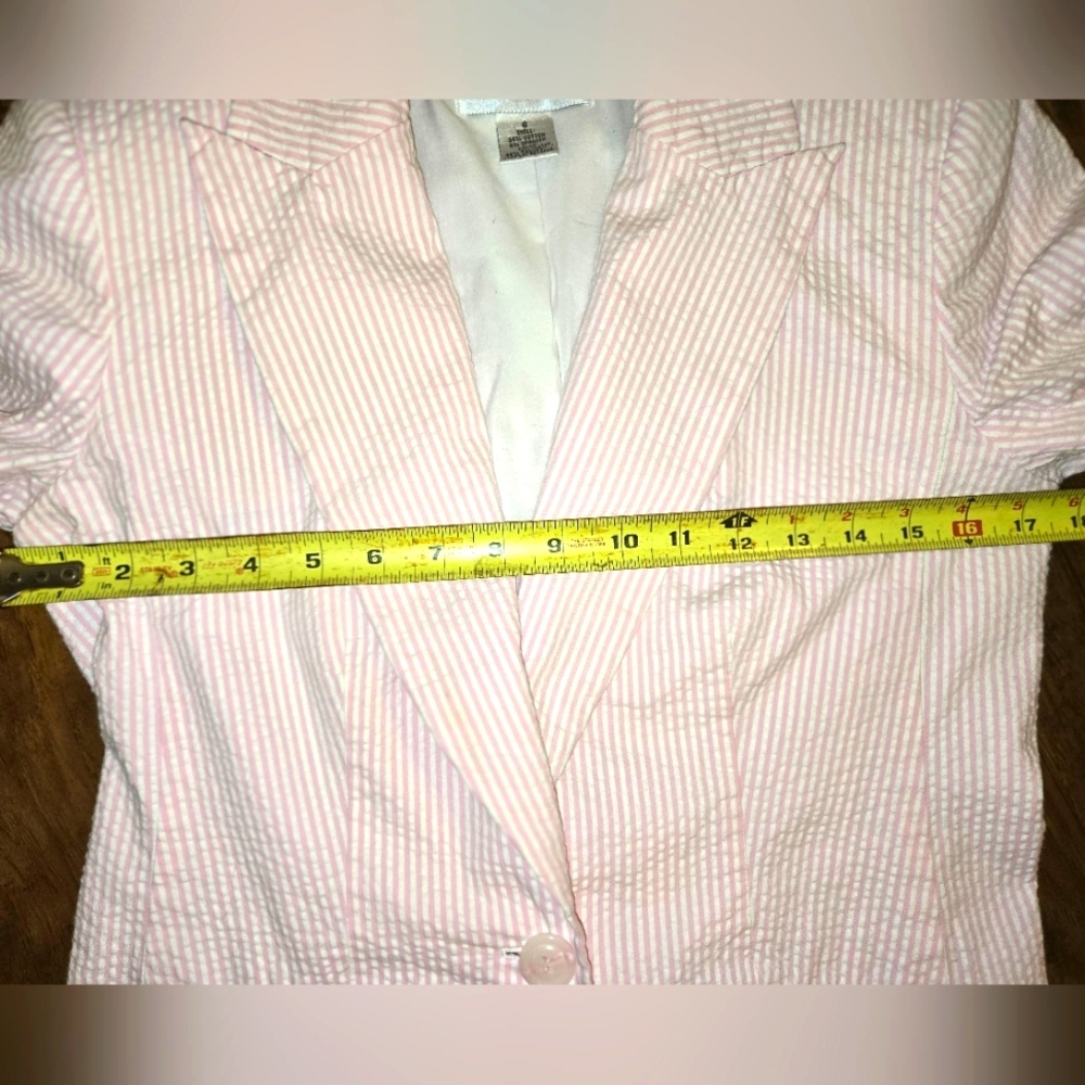 Bloomingdale's Women's Pink Pinestripe Seersucker Blazer Size 6 - Picture 8 of 11